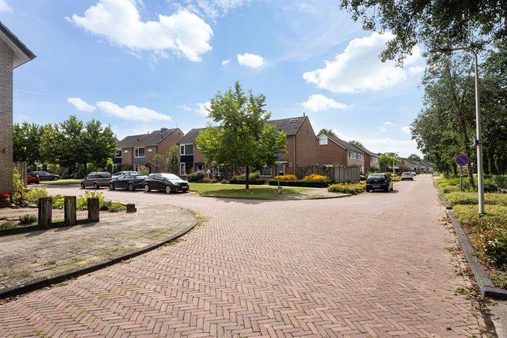 Bekijk foto 35 van Van Tydencampstraat 7