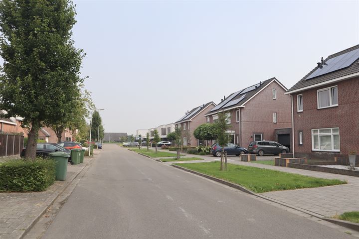 View photo 32 of Karel Doormanstraat 18