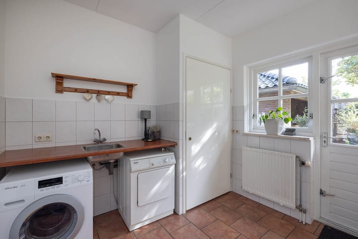 Photo 8 of de Esch 24