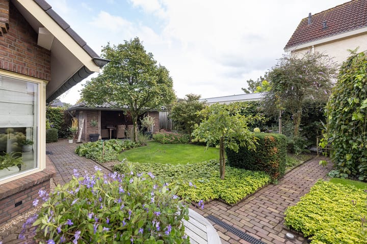 Photo 21 of de Esch 24