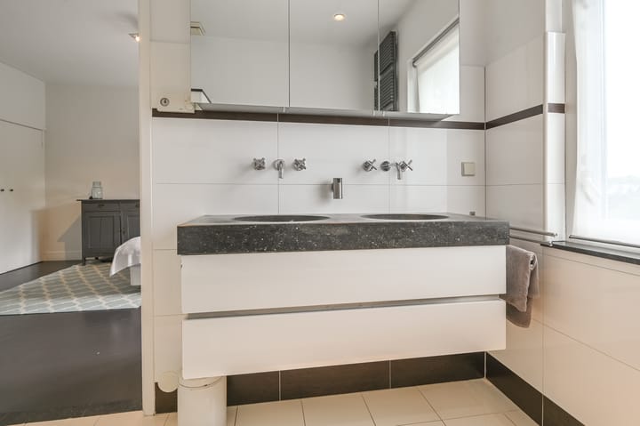 Foto 35 van Rijnegomlaan 8