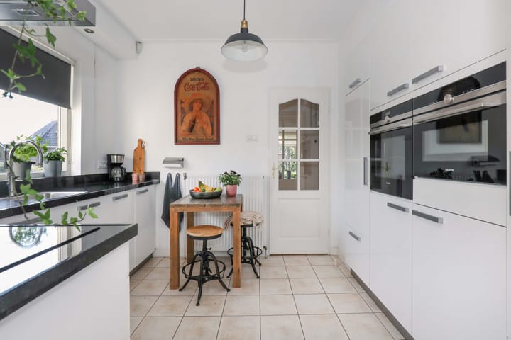 Foto 15 van Van Tuyllstraat 75