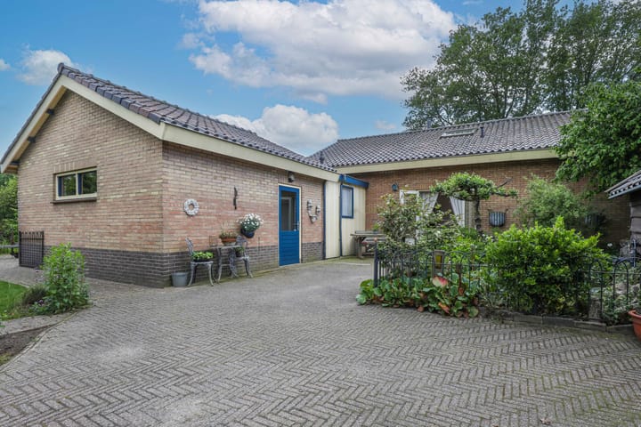 Foto 32 van Van Tuyllstraat 75