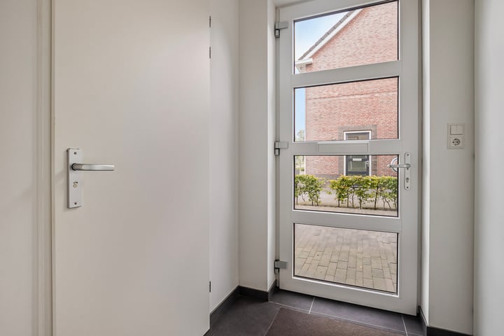 Bekijk foto 4 van Karel Doormanstraat 15