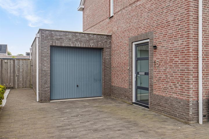 Bekijk foto 30 van Karel Doormanstraat 15