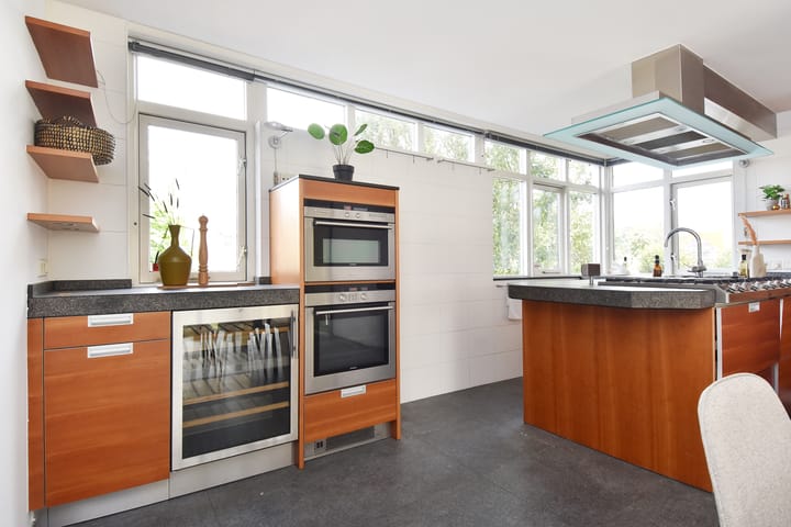 Foto 2 van Basalt 67