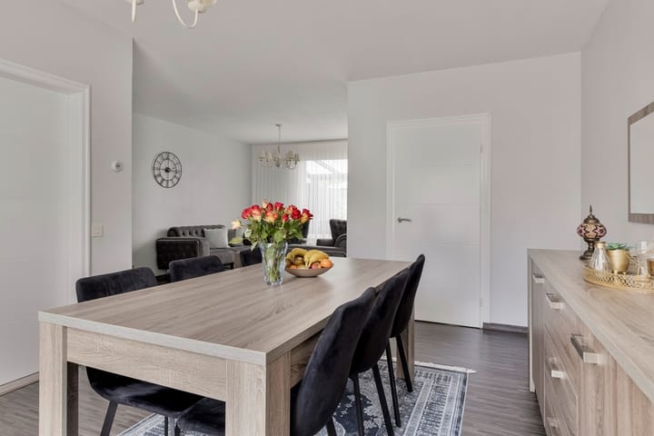 Foto 10 van Monarchstraat 17