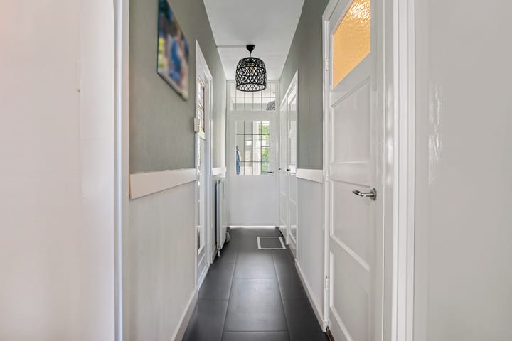 Foto 11 van Caan van Necklaan 167