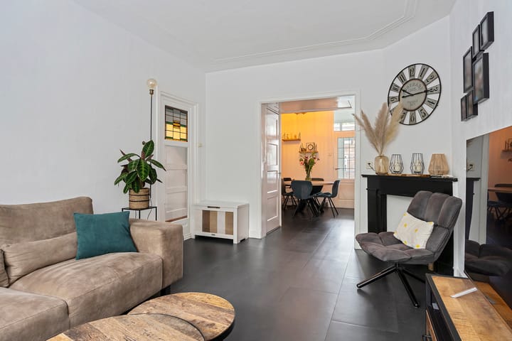 Foto 14 van Caan van Necklaan 167