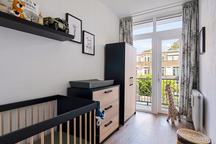 Foto 25 van Caan van Necklaan 167