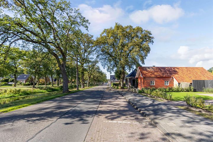 Bekijk foto 49 van Tsjerkewâl 8