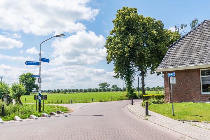 Bekijk foto 43 van Emmerikseweg 33