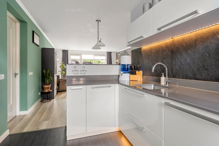 Foto 12 van Van Hallstraat 20