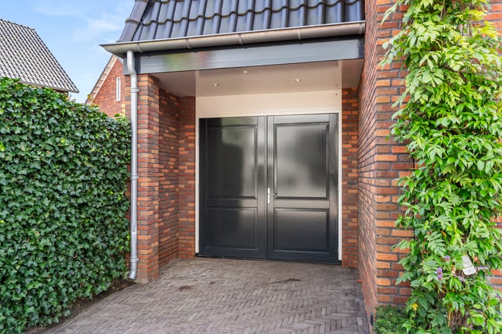 Foto 29 van Van Hallstraat 20