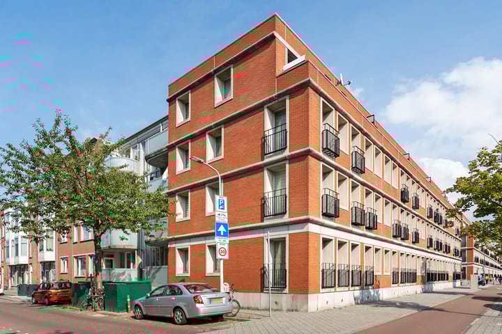 Foto 2 van Van der Helststraat 102