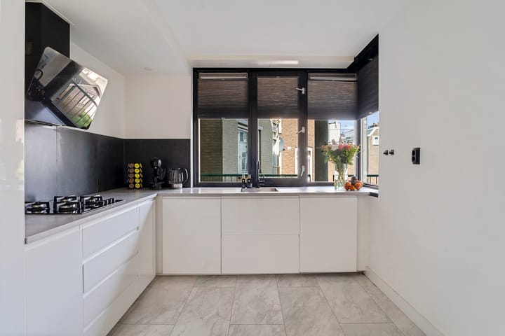 Foto 15 van Van der Helststraat 102