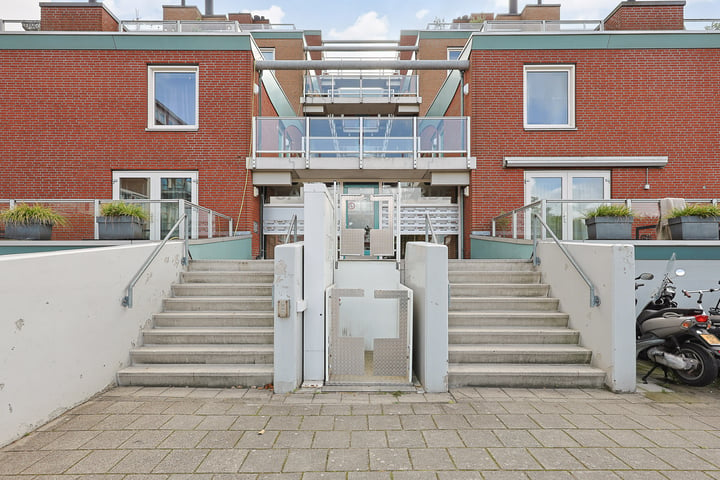 Bekijk foto 30 van Kapelaan Gerrit Grootstraat 58