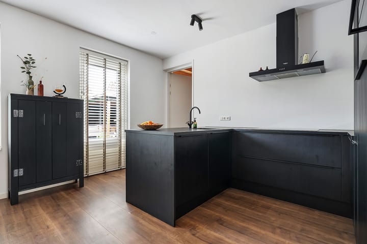 Foto 16 van Kamferbekestraat 57