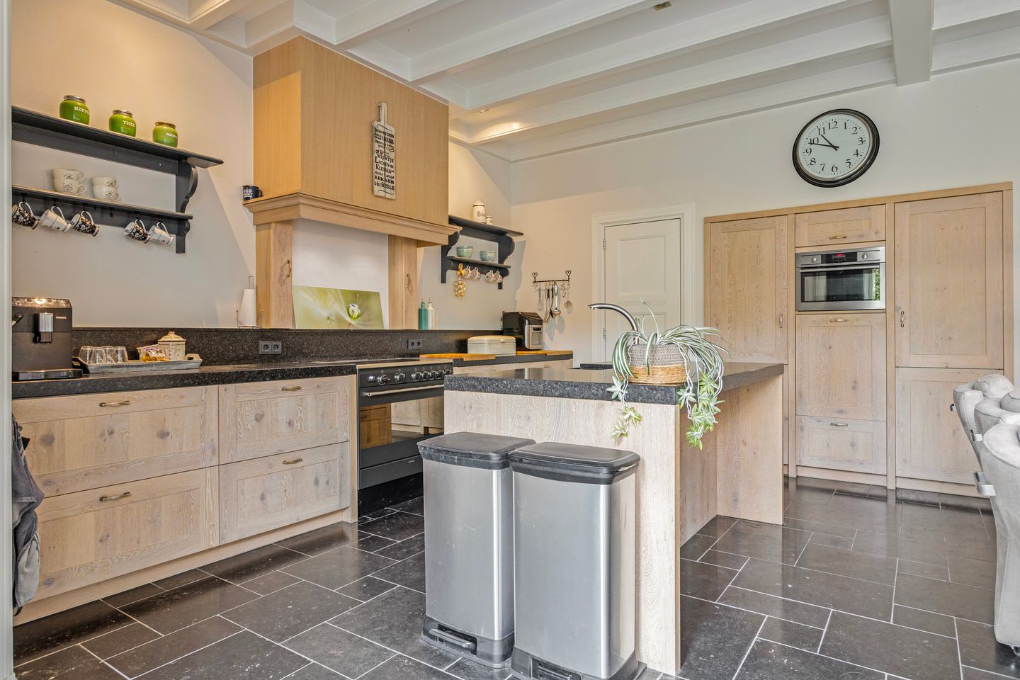 Foto 19 van Burgemeester Wuiteweg 60