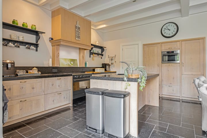 Foto 19 van Burgemeester Wuiteweg 60