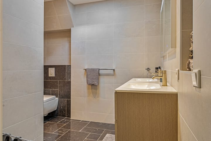 Foto 24 van Burgemeester Wuiteweg 60