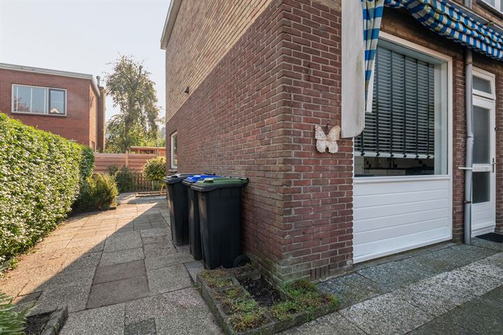 Bekijk foto 30 van Langeveldstraat 15