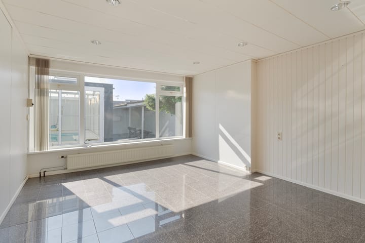 Photo 18 of Bennebroekerweg 92