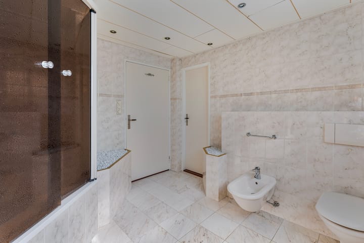 Photo 37 of Bennebroekerweg 92