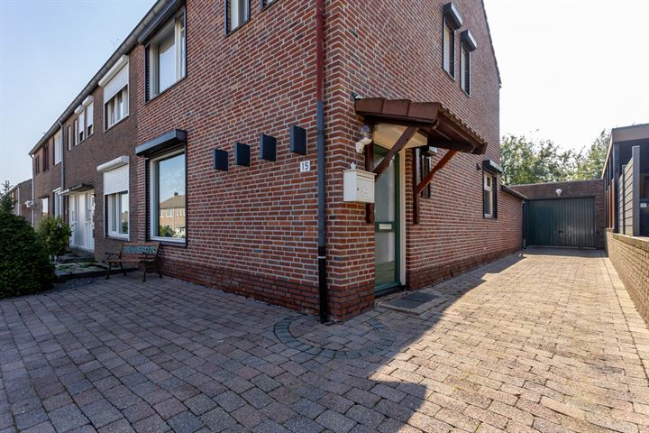 Bekijk foto 3 van Ridder Hoenstraat 15