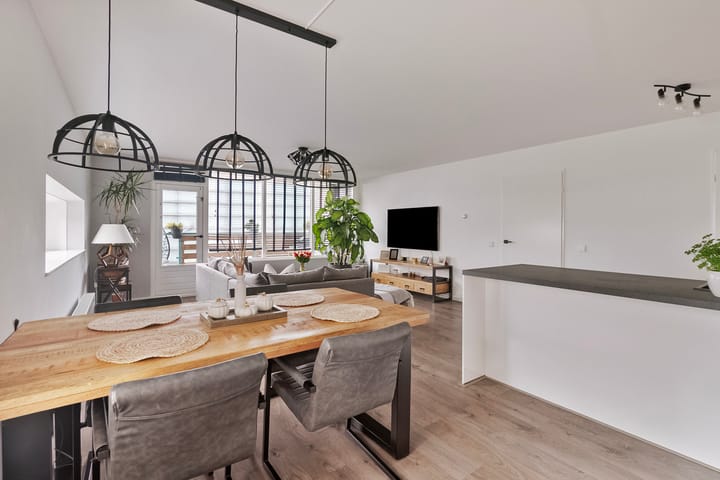 Foto 12 van Strevelsweg 653