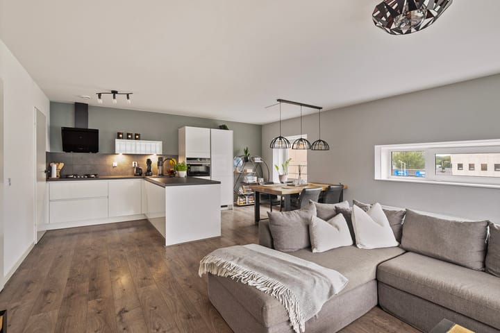 Foto 13 van Strevelsweg 653