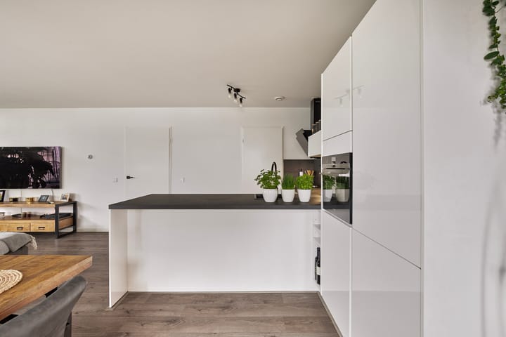 Foto 15 van Strevelsweg 653