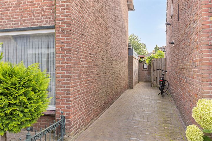 Bekijk foto 38 van Laarstraat 37