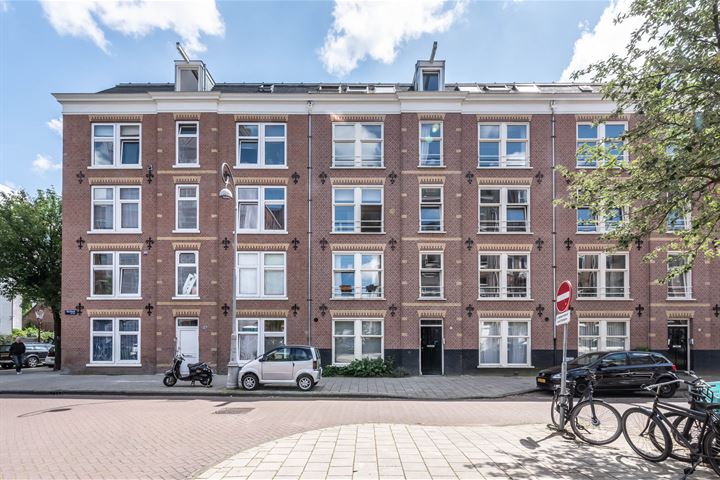 View photo 2 of Tolstraat 140-3L