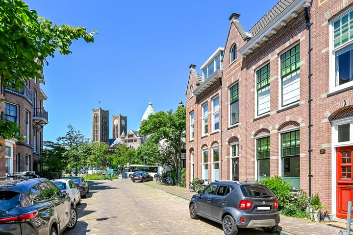 View photo 47 of Tweede Emmastraat 13