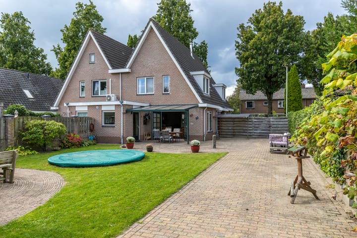 Foto 2 van Halfeiken 4-B