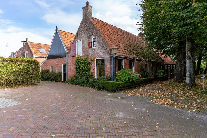 Tsjerkebuorren 6