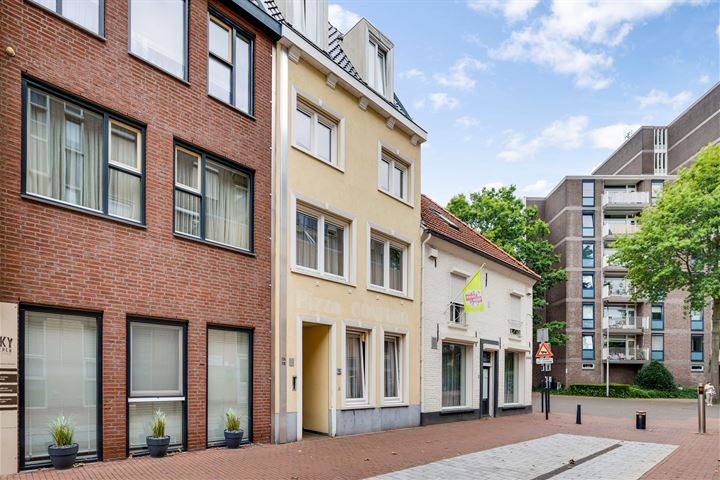 View photo 38 of Beekstraat 73