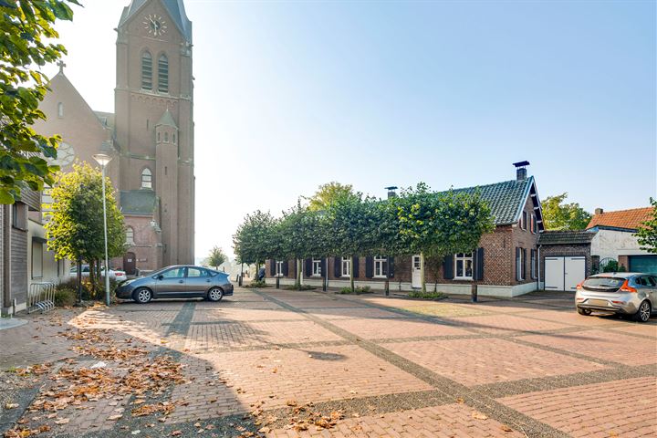 View photo 4 of Kerkplein 5