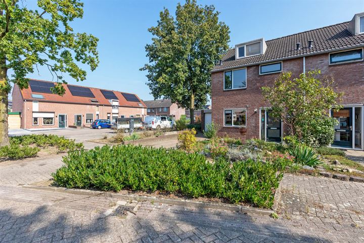 View photo 2 of Rodingsveen 100