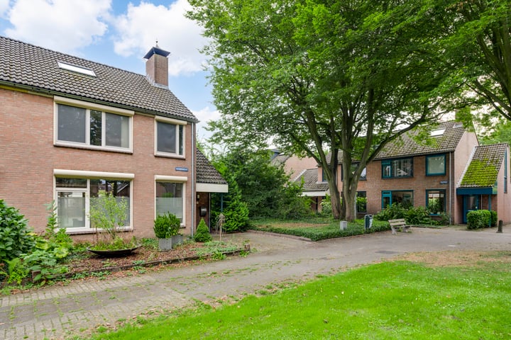 Bekijk foto 33 van Voorburcht 18