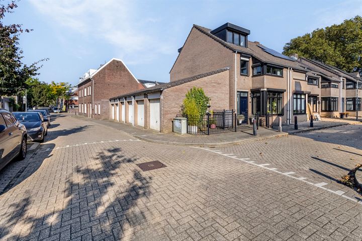 View photo 29 of Postduifstraat 18