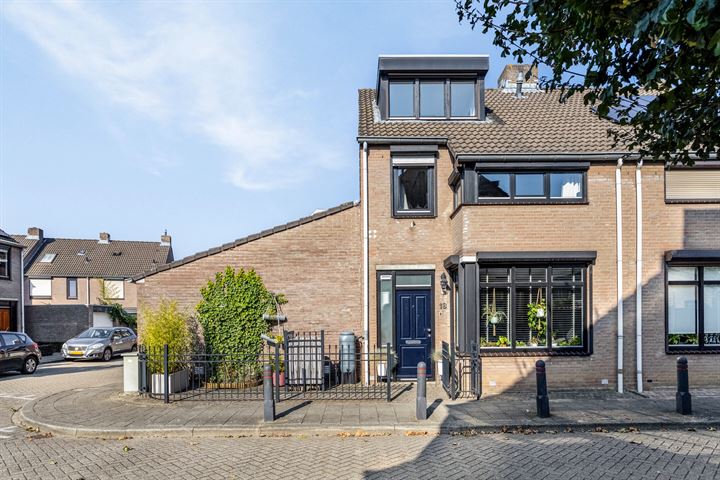 View photo 30 of Postduifstraat 18