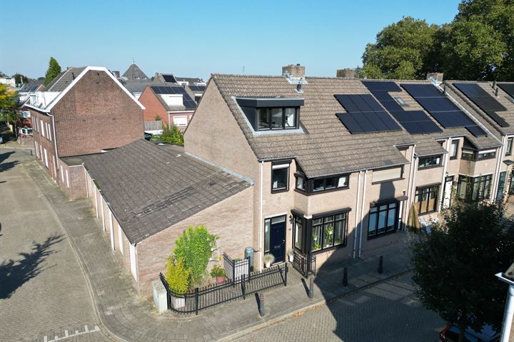 View photo 32 of Postduifstraat 18