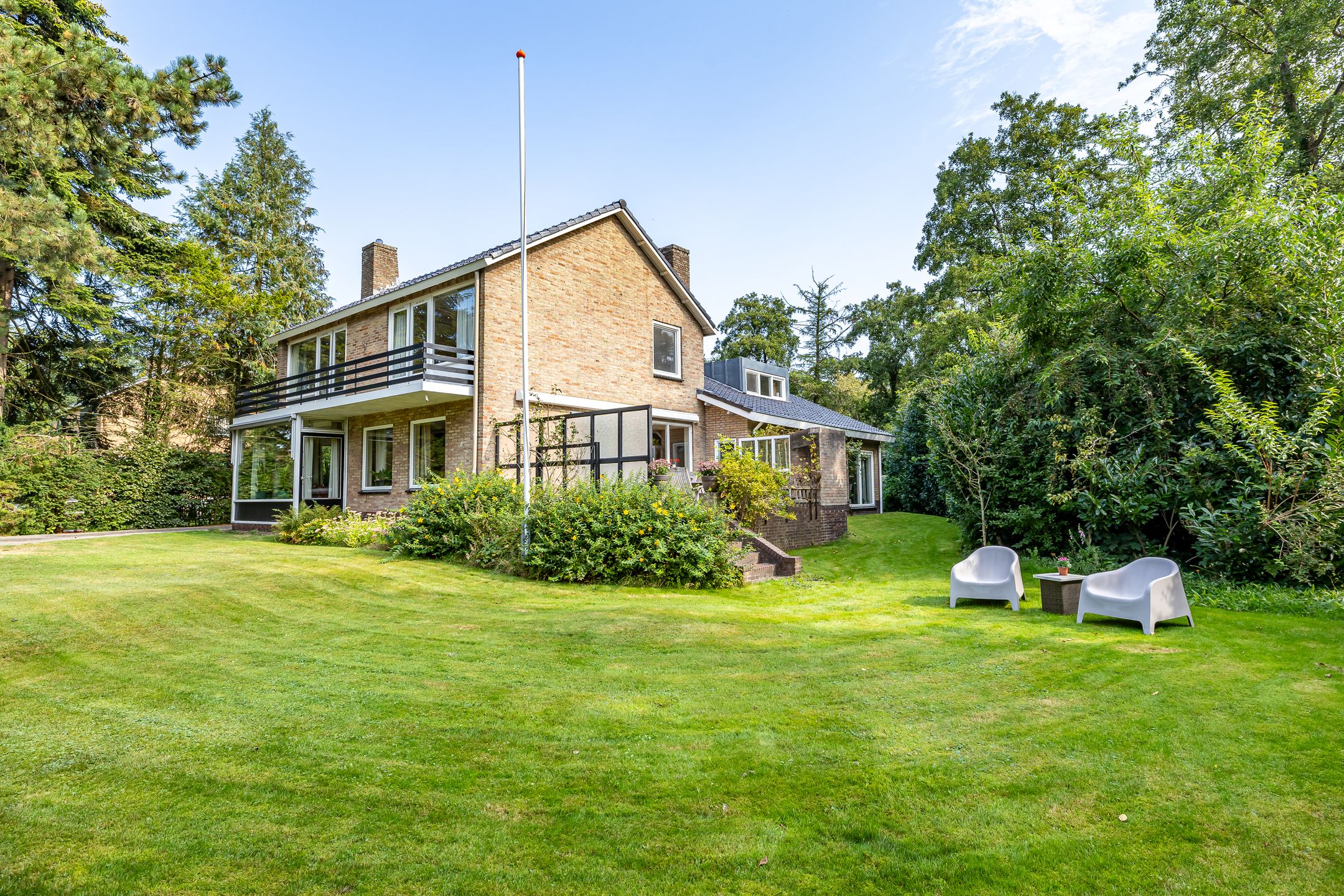 Burg. J.G. Legroweg 6