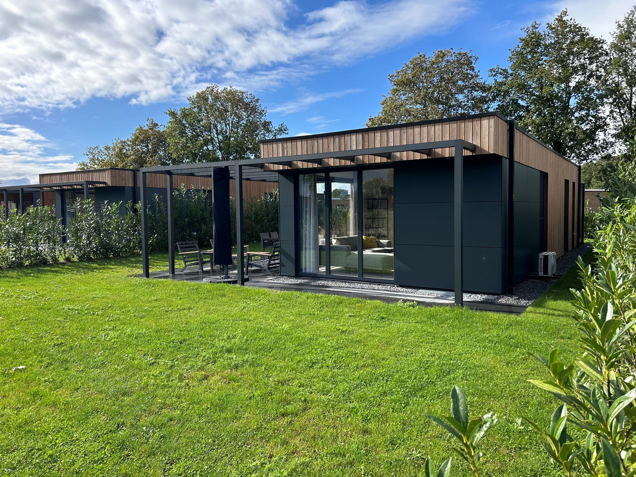 2-bedroom freehold villa in Winterswijk Kotten — photo 1 of 5