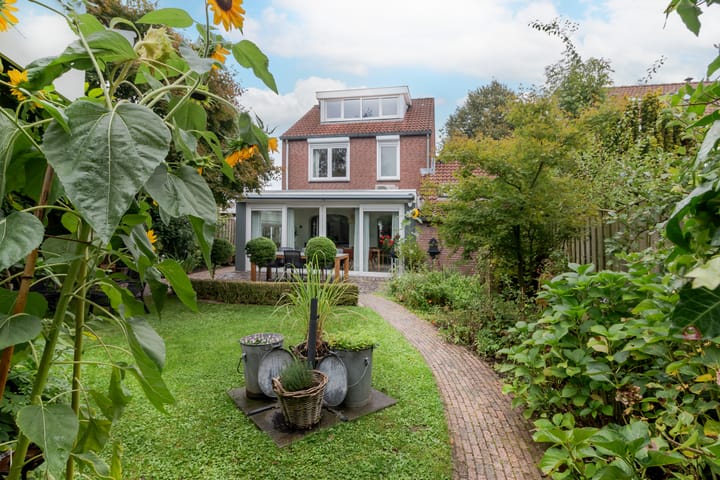 Foto 38 van Leesjongenstraat 26