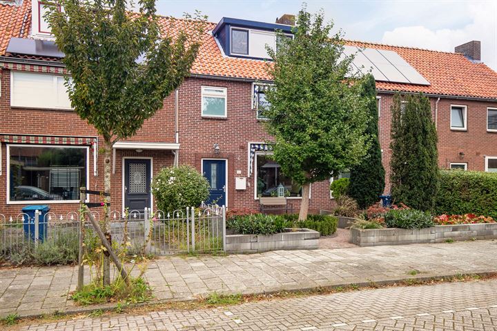 Bekijk foto 1 van Betje Wolffstraat 21