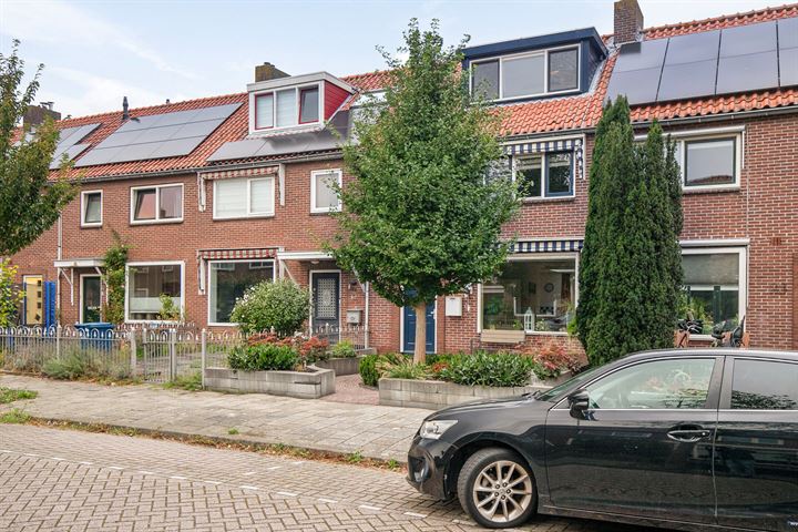 Bekijk foto 3 van Betje Wolffstraat 21