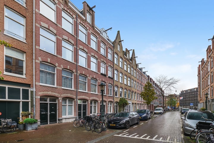 Bekijk foto 17 van Van Boetzelaerstraat 34-2